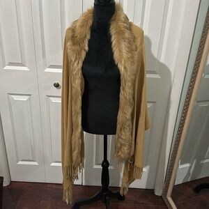 Brand New Pia Rossini Natalia Scarf Faux Fur